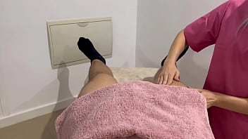 Video porno massagista tarada batendo punheta e boquete delicioso no cliente